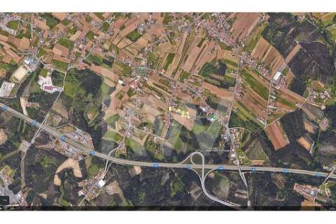 GRANDE LOTE DE TERRENO LOCALIZADO EM ZONA RESIDENCIAL, ARADA (OVAR)