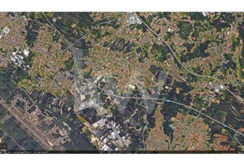 GRANDE LOTE DE TERRENO LOCALIZADO EM ZONA RESIDENCIAL, ARADA (OVAR)