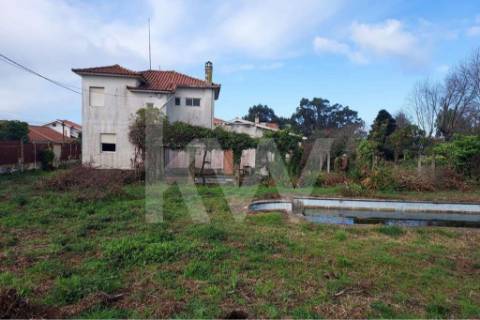 Terreno em Francelos perto do Mar com PIP aprovado para 6 moradias