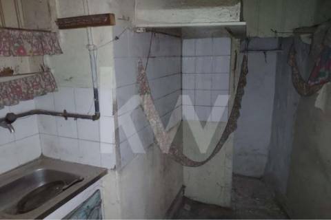 Moradia para restauro na Rua Fontinha - Baixa do Porto