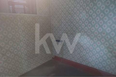 Moradia para restauro na Rua Fontinha - Baixa do Porto