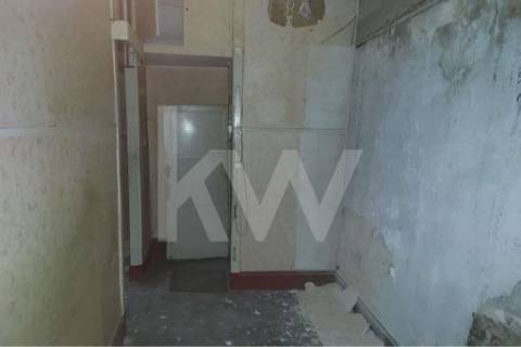 Moradia para restauro na Rua Fontinha - Baixa do Porto