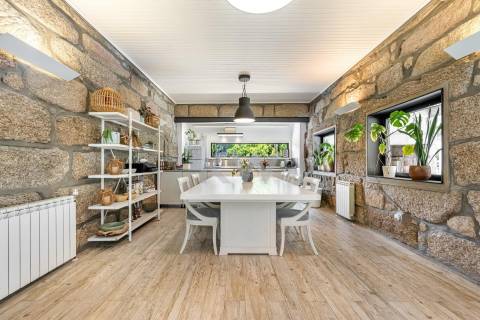 Quinta com amplo jardim, vinha, piscina, capela e vistas fabulosas, em Soalhães, Marco de Canaveses