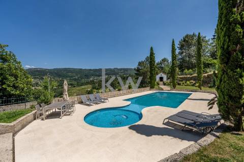 Quinta com amplo jardim, vinha, piscina, capela e vistas fabulosas, em Soalhães, Marco de Canaveses
