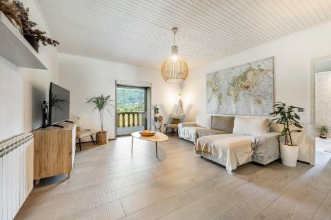 Quinta com amplo jardim, vinha, piscina, capela e vistas fabulosas, em Soalhães, Marco de Canaveses