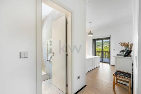 Quinta com amplo jardim, vinha, piscina, capela e vistas fabulosas, em Soalhães, Marco de Canaveses