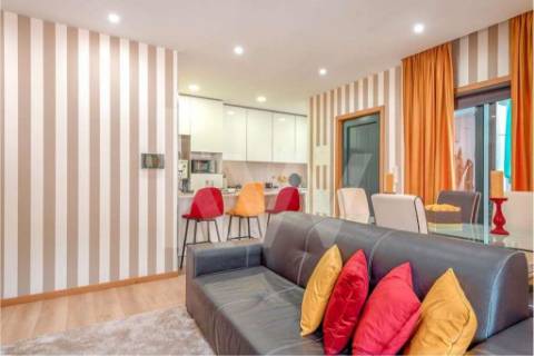 Duas Moradias T2 em Matosinhos – Garagem Dupla, Terraços e Vista Desafogada