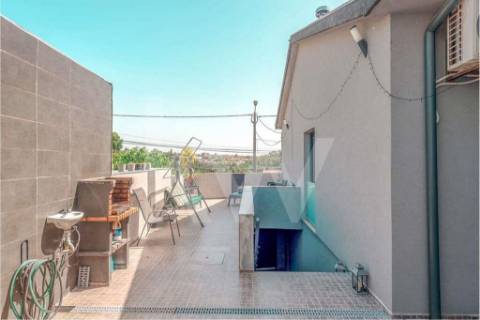 Duas Moradias T2 em Matosinhos – Garagem Dupla, Terraços e Vista Desafogada