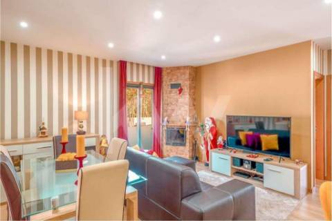 Duas Moradias T2 em Matosinhos – Garagem Dupla, Terraços e Vista Desafogada