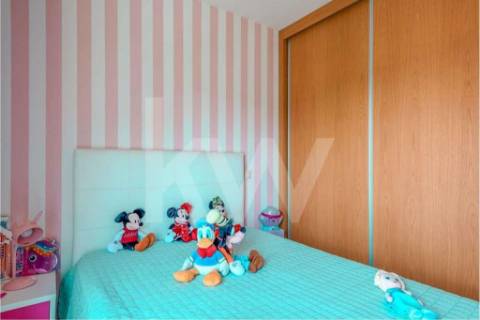 Duas Moradias T2 em Matosinhos – Garagem Dupla, Terraços e Vista Desafogada