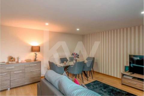 Duas Moradias T2 em Matosinhos – Garagem Dupla, Terraços e Vista Desafogada