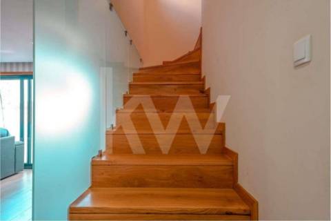 Duas Moradias T2 em Matosinhos – Garagem Dupla, Terraços e Vista Desafogada