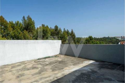 Duas Moradias T2 em Matosinhos – Garagem Dupla, Terraços e Vista Desafogada