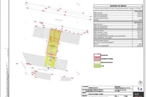 Moradia para restaurar com projeto de arquitetura para 4 quartos no Centro do Montijo e perto do Rio