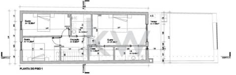 Moradia para restaurar com projeto de arquitetura para 4 quartos no Centro do Montijo e perto do Rio