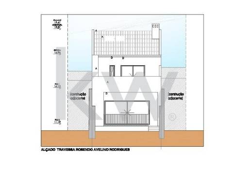 Moradia para restaurar com projeto de arquitetura para 4 quartos no Centro do Montijo e perto do Rio