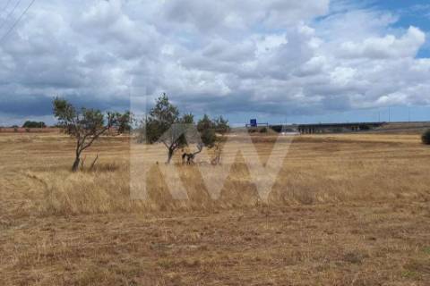 Terreno nas Portas da Cidade do Montijo com cerca de 20.000 m2