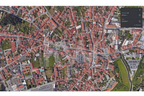 FANTÁSTICO IMÓVEL URBANO PARA CONSTRUÇÃO OU REABILITAÇÃO, NO CENTRO DE OVAR