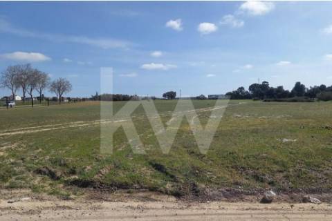 Terreno com 75.000 m2 para construção de armazéns no MONTIJO, Lisboa