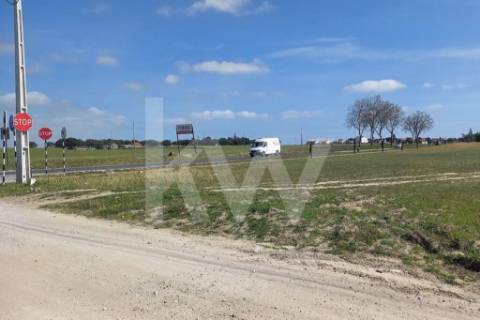 Terreno com 75.000 m2 para construção de armazéns no MONTIJO, Lisboa