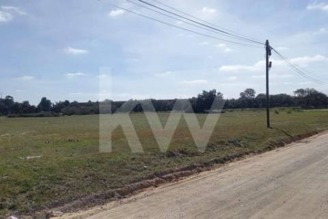 Terreno com 75.000 m2 para construção de armazéns no MONTIJO, Lisboa