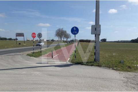 Terreno com 75.000 m2 para construção de armazéns no MONTIJO, Lisboa