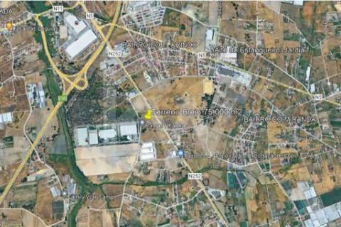 Terreno com 75.000 m2 para construção de armazéns no MONTIJO, Lisboa