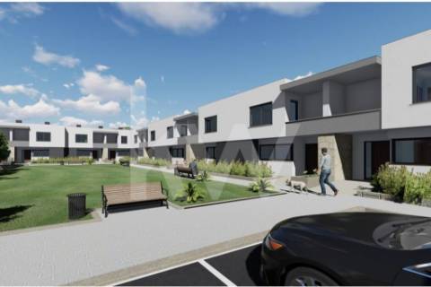 Ainda em construção visite esta fantástica moradia em condomínio fechado com piscina