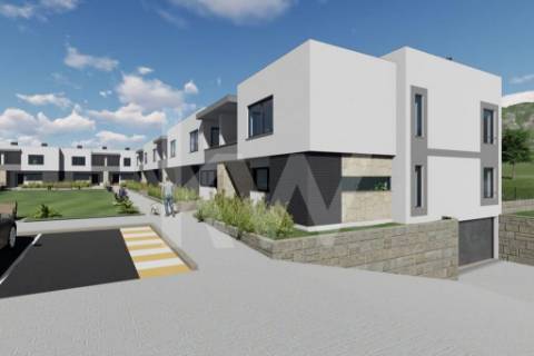 Ainda em construção visite esta fantástica moradia em condomínio fechado com piscina