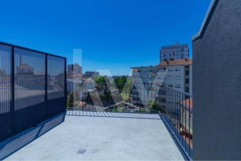 ApartamentoT1+1  Novo no Bonfim – Qualidade Superior e Possibilidade de Alojamento Local