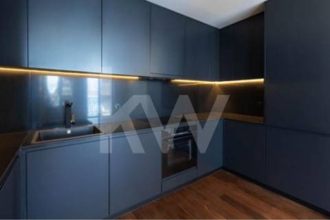 T2 COM VARANDA, EM CAMPANHÃ, PRÓXIMO AO TERMINAL INTERMODAL E DO ESTÁDIO DO DRAGÃO