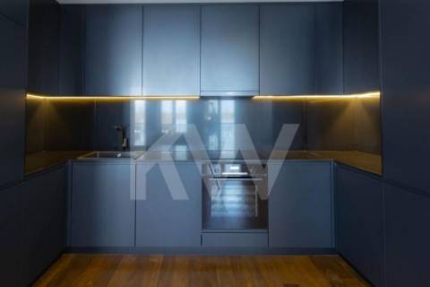 T2 COM VARANDA, EM CAMPANHÃ, PRÓXIMO AO TERMINAL INTERMODAL E DO ESTÁDIO DO DRAGÃO