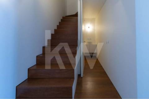 T2 COM VARANDA, EM CAMPANHÃ, PRÓXIMO AO TERMINAL INTERMODAL E DO ESTÁDIO DO DRAGÃO