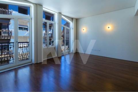 Apartamento no Bonfim com Varanda, 2 quartos e Localização Estratégica entre a Baixa e Campanhã