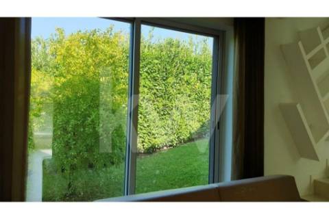 - Quintinha c/ Moradia de arquitectura contemporânea, com jardim, piscina, court ténis