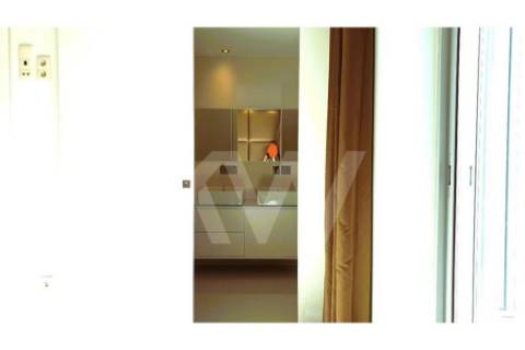 - Quintinha c/ Moradia de arquitectura contemporânea, com jardim, piscina, court ténis