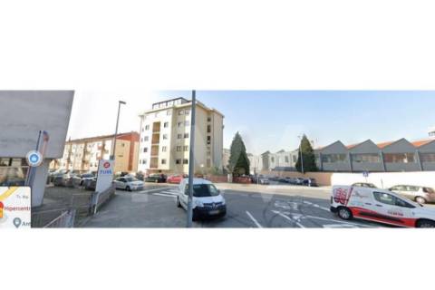 T2 com jardim e horta a 5 minutos do Pólo Universitário - ARRENDADO 