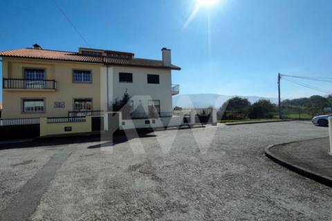 Lote em gaveto e infraestruturado em Vila Praia de Âncora