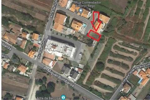 Lote em gaveto e infraestruturado em Vila Praia de Âncora