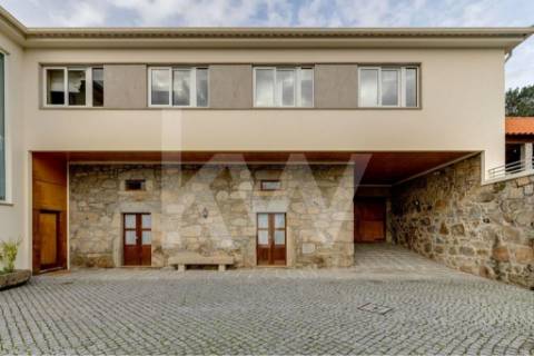 Quinta T4 com piscina, ringue de futebol (quase 20.000M2) em Navarra - Braga