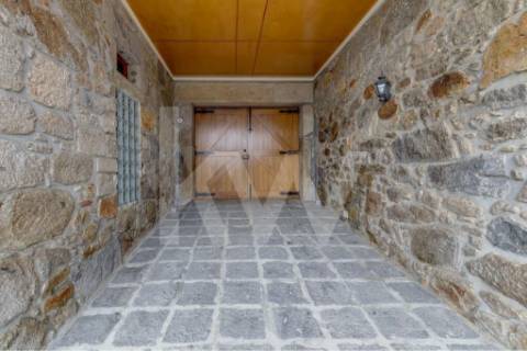 Quinta T4 com piscina, ringue de futebol (quase 20.000M2) em Navarra - Braga