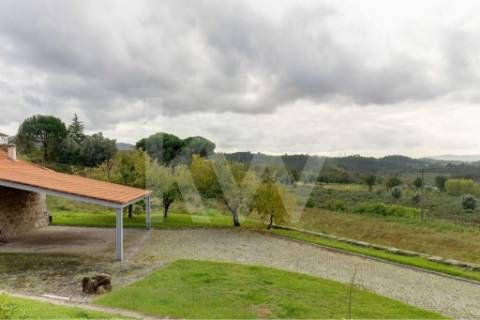 Quinta T4 com piscina, ringue de futebol (quase 20.000M2) em Navarra - Braga