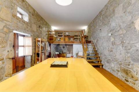 Quinta T4 com piscina, ringue de futebol (quase 20.000M2) em Navarra - Braga