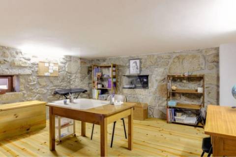 Quinta T4 com piscina, ringue de futebol (quase 20.000M2) em Navarra - Braga