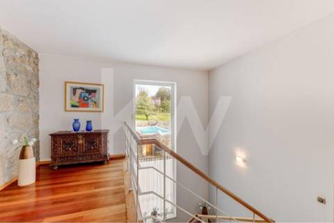 Quinta T4 com piscina, ringue de futebol (quase 20.000M2) em Navarra - Braga