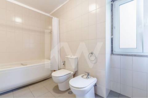 Quinta T4 com piscina, ringue de futebol (quase 20.000M2) em Navarra - Braga