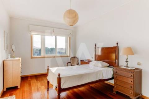 Quinta T4 com piscina, ringue de futebol (quase 20.000M2) em Navarra - Braga