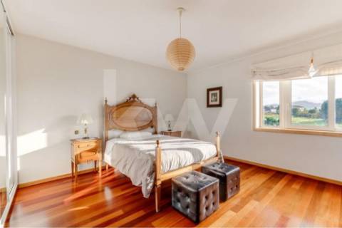 Quinta T4 com piscina, ringue de futebol (quase 20.000M2) em Navarra - Braga