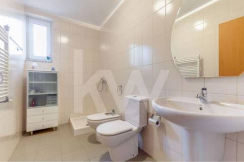 Quinta T4 com piscina, ringue de futebol (quase 20.000M2) em Navarra - Braga