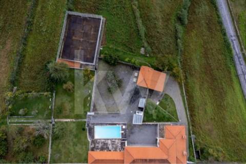 Quinta T4 com piscina, ringue de futebol (quase 20.000M2) em Navarra - Braga
